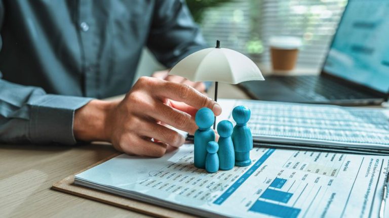 découvrez pourquoi les tarifs de l'assurance habitation augmentent en 2026 et comment cela peut affecter votre budget. conseils pour bien choisir votre contrat et optimiser votre couverture.